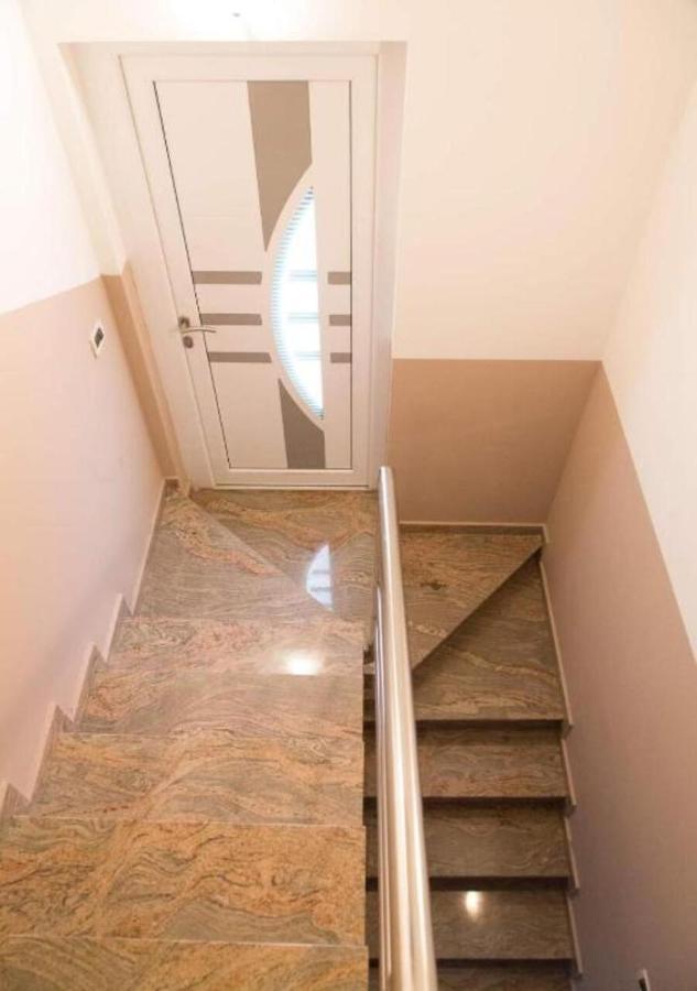 Apartments With Pool In Pula,Croatia Bagian luar foto