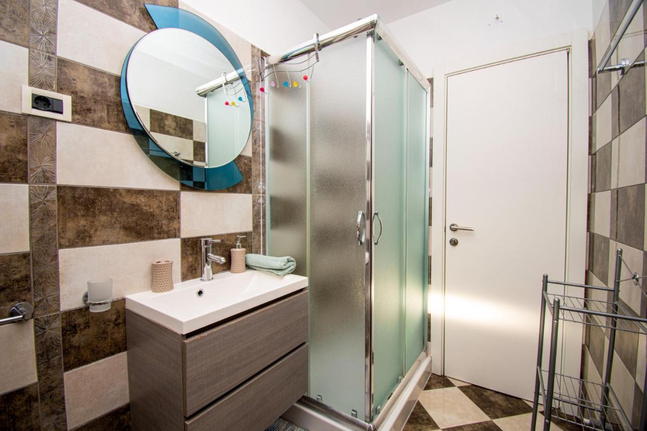 Apartments With Pool In Pula,Croatia Bagian luar foto