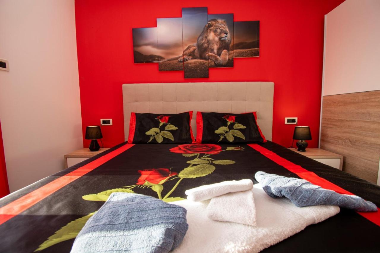 Apartments With Pool In Pula,Croatia Bagian luar foto