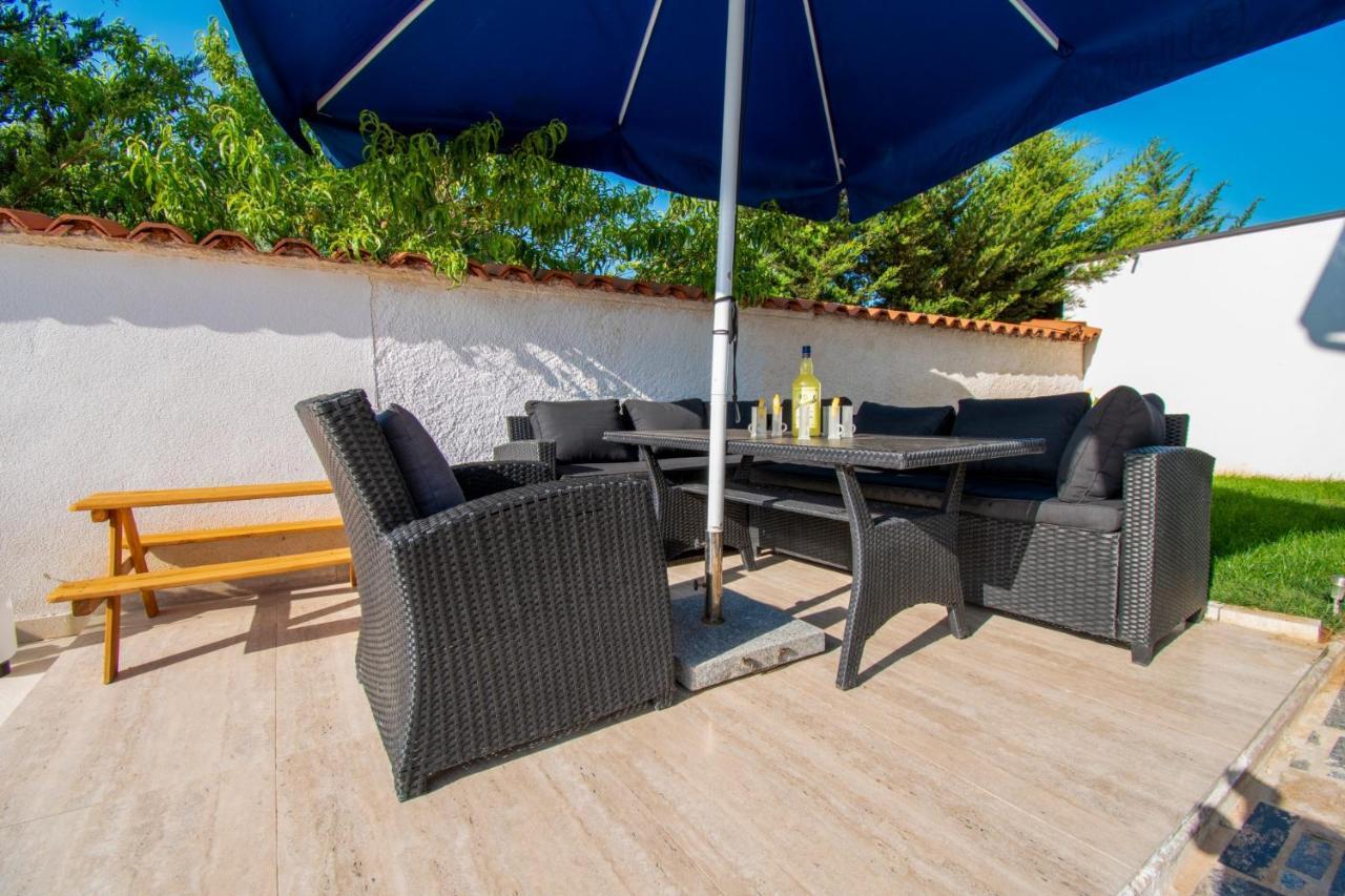 Apartments With Pool In Pula,Croatia Bagian luar foto