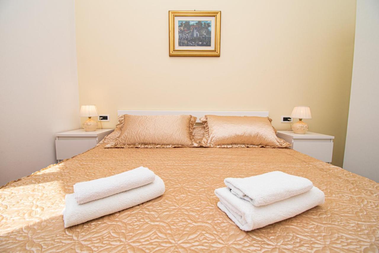 Apartments With Pool In Pula,Croatia Bagian luar foto