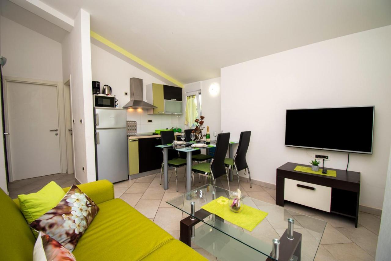 Apartments With Pool In Pula,Croatia Bagian luar foto