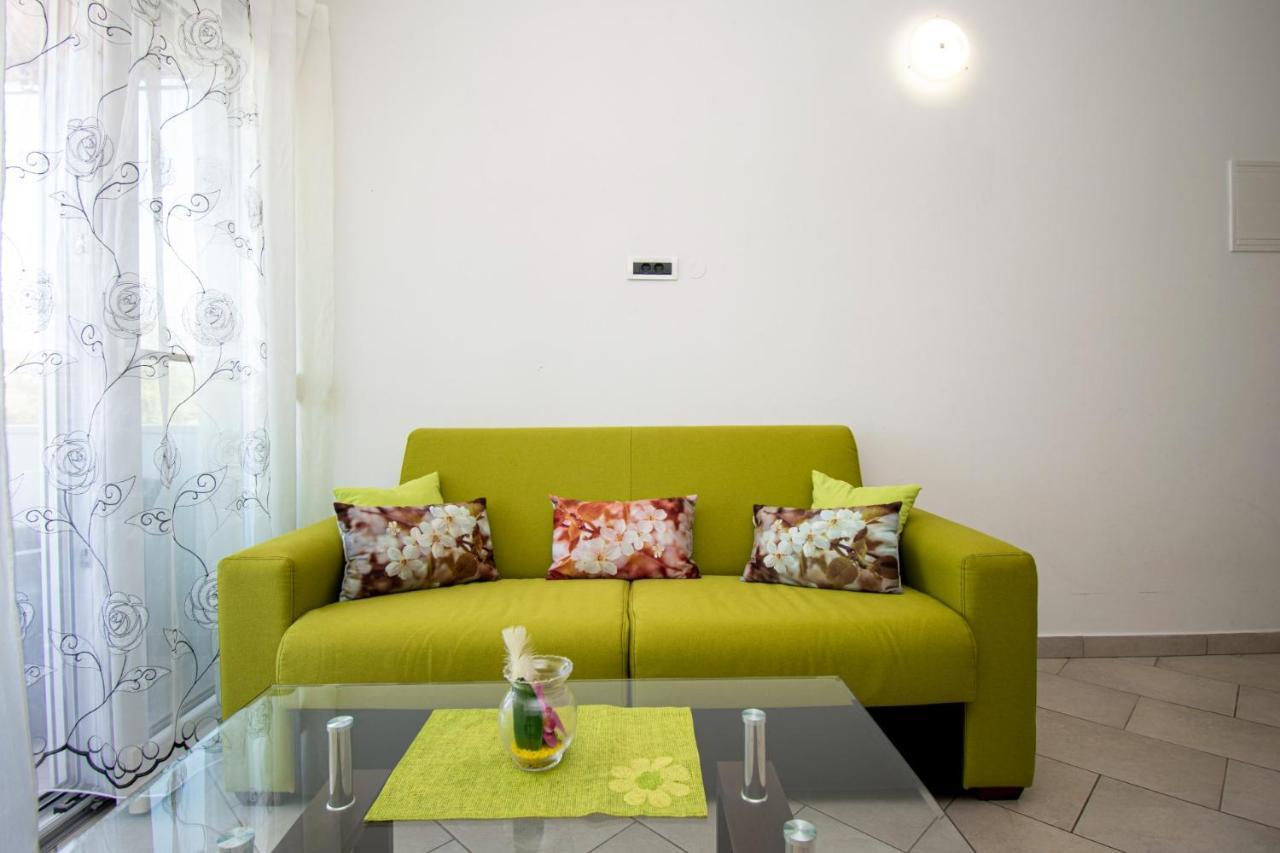 Apartments With Pool In Pula,Croatia Bagian luar foto